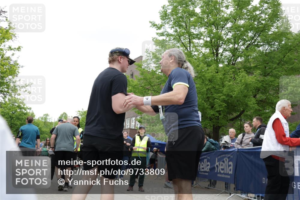 10.05.2026 - 8. Wedeler Halbmarathon Yannick Fuchs http://msf.ph/oto/9733809 10.05.2026 12:34:17 Ziel 528, 2177 meine-sportfotos.de
