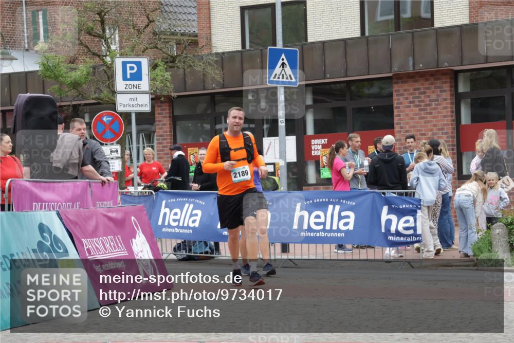 10.05.2026 - 8. Wedeler Halbmarathon Yannick Fuchs http://msf.ph/oto/9734017 10.05.2026 12:37:01 Ziel 2189 meine-sportfotos.de
