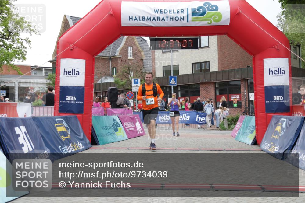 10.05.2026 - 8. Wedeler Halbmarathon Yannick Fuchs http://msf.ph/oto/9734039 10.05.2026 12:37:05 Ziel 2189 meine-sportfotos.de