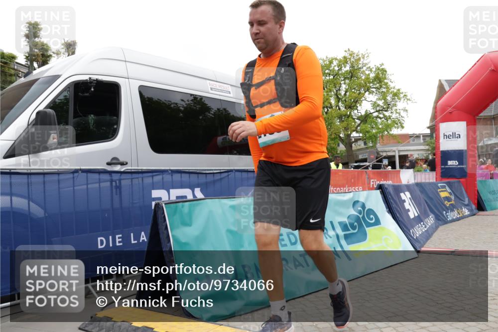 10.05.2026 - 8. Wedeler Halbmarathon Yannick Fuchs http://msf.ph/oto/9734066 10.05.2026 12:37:09 Ziel 2189 meine-sportfotos.de