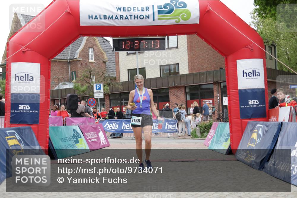 10.05.2026 - 8. Wedeler Halbmarathon Yannick Fuchs http://msf.ph/oto/9734071 10.05.2026 12:37:11 Ziel 499 meine-sportfotos.de