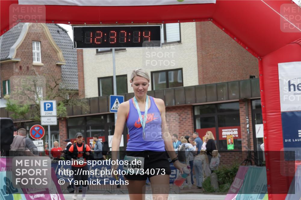 10.05.2026 - 8. Wedeler Halbmarathon Yannick Fuchs http://msf.ph/oto/9734073 10.05.2026 12:37:12 Ziel 499 meine-sportfotos.de