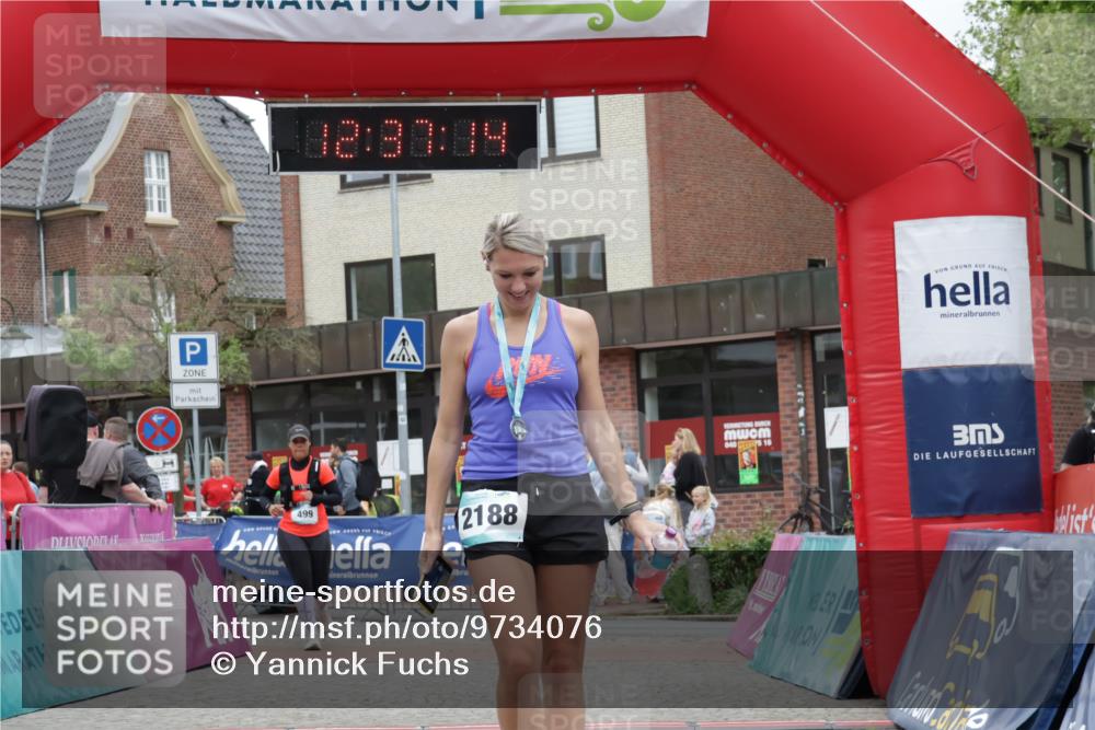 10.05.2026 - 8. Wedeler Halbmarathon Yannick Fuchs http://msf.ph/oto/9734076 10.05.2026 12:37:12 Ziel 499 meine-sportfotos.de