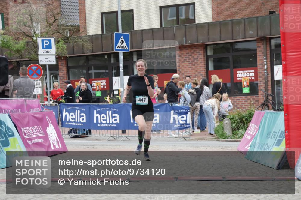 10.05.2026 - 8. Wedeler Halbmarathon Yannick Fuchs http://msf.ph/oto/9734120 10.05.2026 12:37:23 Ziel  meine-sportfotos.de