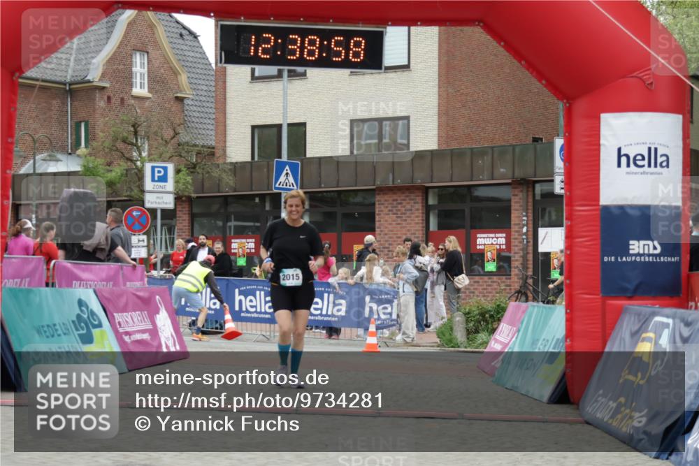 10.05.2026 - 8. Wedeler Halbmarathon Yannick Fuchs http://msf.ph/oto/9734281 10.05.2026 12:38:56 Ziel 2015 meine-sportfotos.de