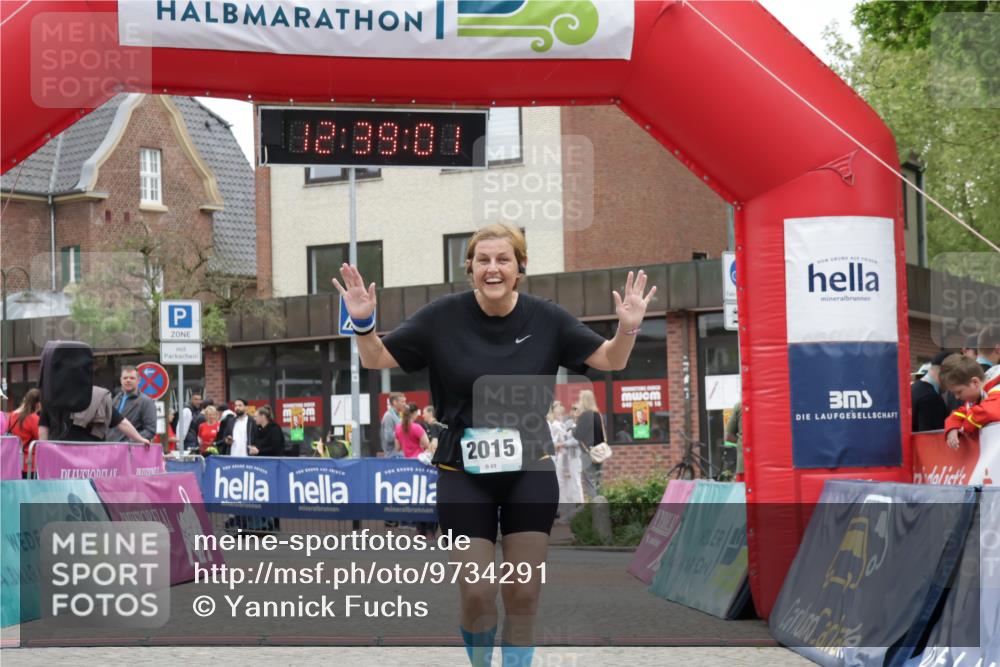 10.05.2026 - 8. Wedeler Halbmarathon Yannick Fuchs http://msf.ph/oto/9734291 10.05.2026 12:38:59 Ziel 2015 meine-sportfotos.de