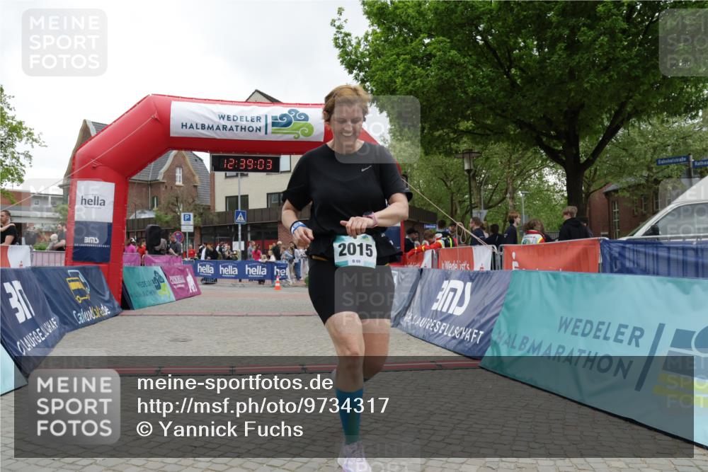 10.05.2026 - 8. Wedeler Halbmarathon Yannick Fuchs http://msf.ph/oto/9734317 10.05.2026 12:39:01 Ziel 2015 meine-sportfotos.de