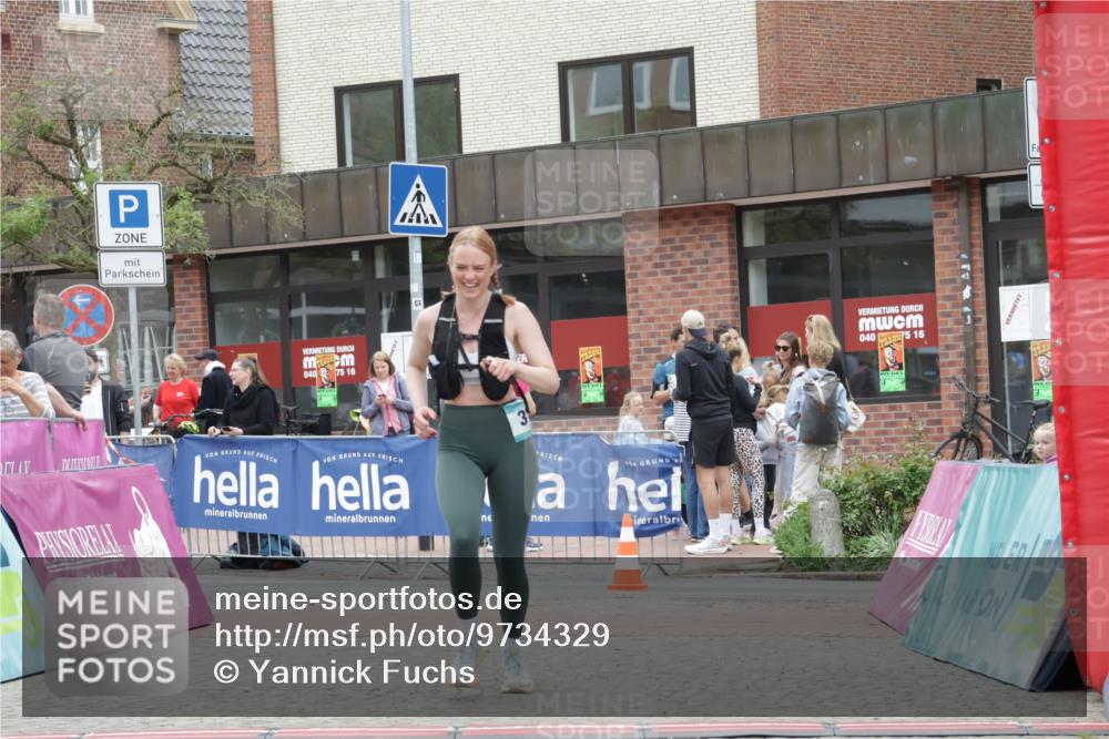 10.05.2026 - 8. Wedeler Halbmarathon Yannick Fuchs http://msf.ph/oto/9734329 10.05.2026 12:39:22 Ziel 373 meine-sportfotos.de