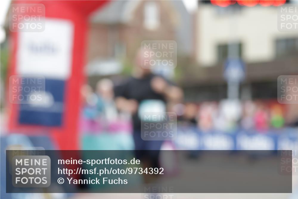 10.05.2026 - 8. Wedeler Halbmarathon Yannick Fuchs http://msf.ph/oto/9734392 10.05.2026 12:40:33 Ziel 211 meine-sportfotos.de