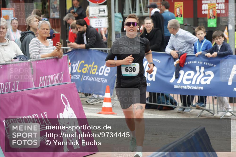 10.05.2026 - 8. Wedeler Halbmarathon Yannick Fuchs http://msf.ph/oto/9734445 10.05.2026 12:42:07 Ziel 630 meine-sportfotos.de