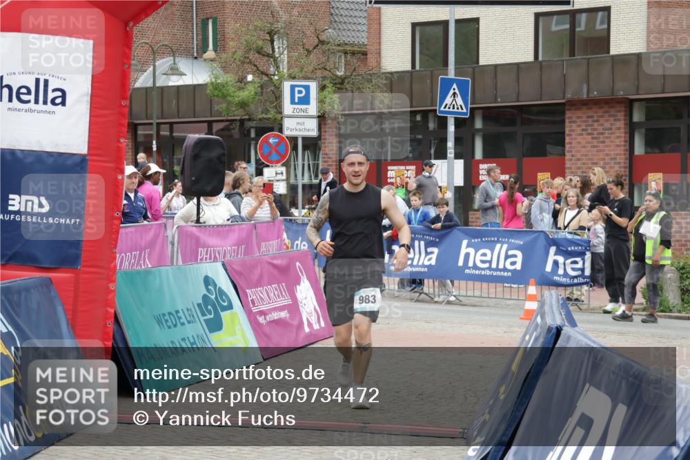 10.05.2026 - 8. Wedeler Halbmarathon Yannick Fuchs http://msf.ph/oto/9734472 10.05.2026 12:42:31 Ziel 983 meine-sportfotos.de