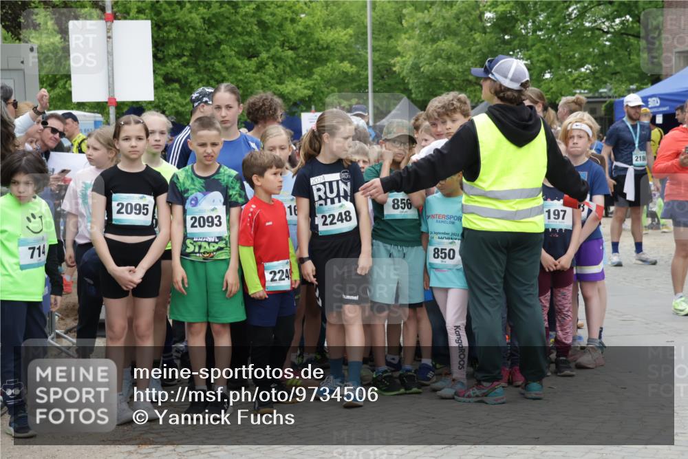 10.05.2026 - 8. Wedeler Halbmarathon Yannick Fuchs http://msf.ph/oto/9734506 10.05.2026 12:42:59 Ziel  meine-sportfotos.de