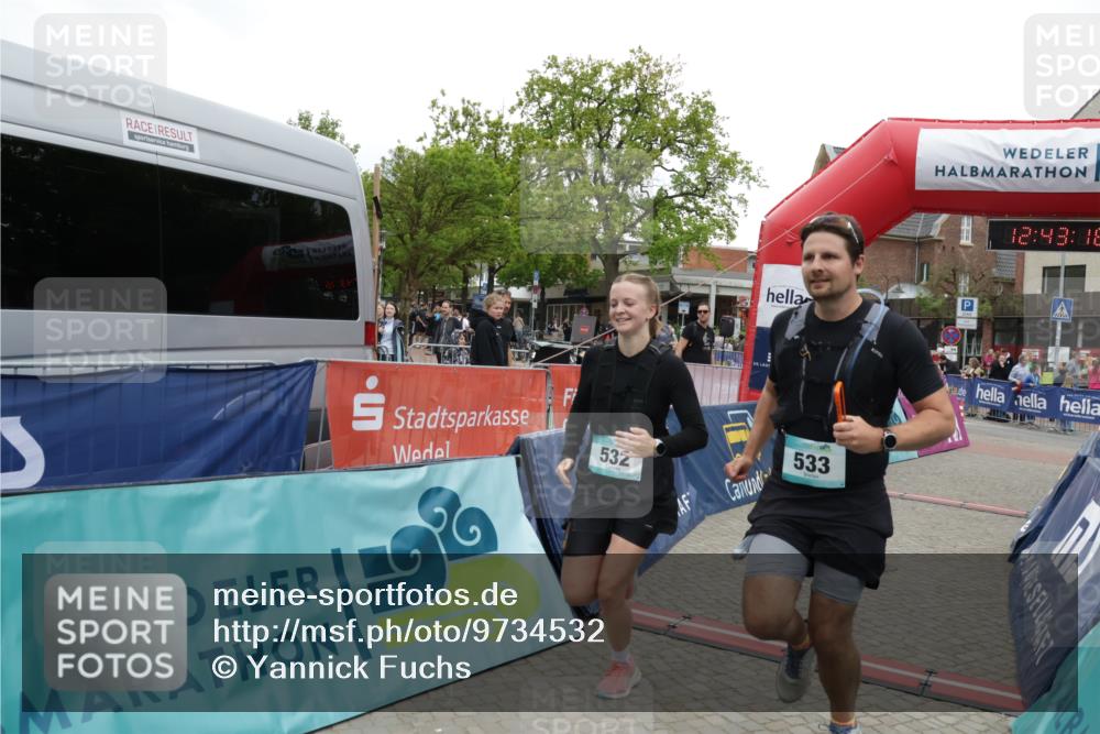 10.05.2026 - 8. Wedeler Halbmarathon Yannick Fuchs http://msf.ph/oto/9734532 10.05.2026 12:43:14 Ziel 532, 533 meine-sportfotos.de