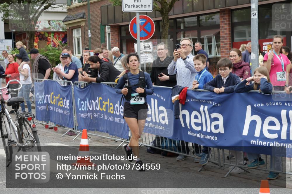 10.05.2026 - 8. Wedeler Halbmarathon Yannick Fuchs http://msf.ph/oto/9734559 10.05.2026 12:43:49 Ziel  meine-sportfotos.de