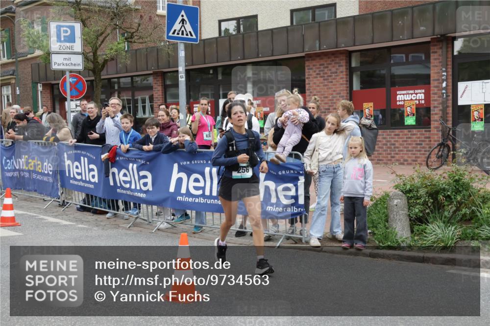 10.05.2026 - 8. Wedeler Halbmarathon Yannick Fuchs http://msf.ph/oto/9734563 10.05.2026 12:43:51 Ziel  meine-sportfotos.de