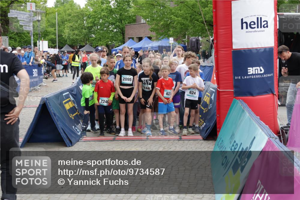 10.05.2026 - 8. Wedeler Halbmarathon Yannick Fuchs http://msf.ph/oto/9734587 10.05.2026 12:44:10 Ziel  meine-sportfotos.de