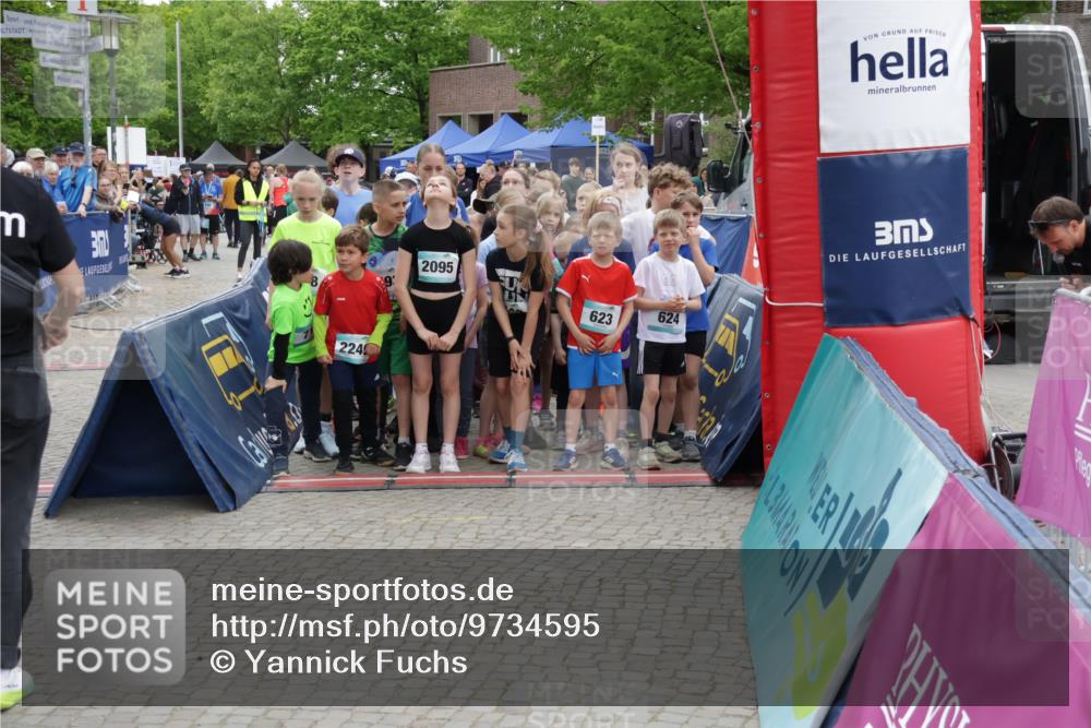 10.05.2026 - 8. Wedeler Halbmarathon Yannick Fuchs http://msf.ph/oto/9734595 10.05.2026 12:44:11 Ziel  meine-sportfotos.de