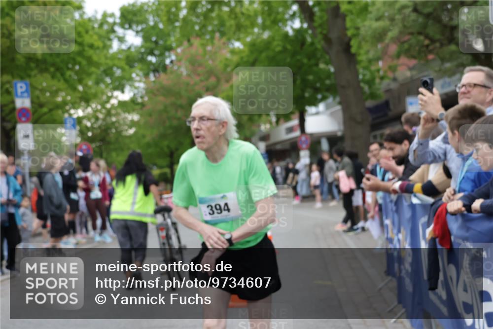 10.05.2026 - 8. Wedeler Halbmarathon Yannick Fuchs http://msf.ph/oto/9734607 10.05.2026 12:44:29 Ziel  meine-sportfotos.de