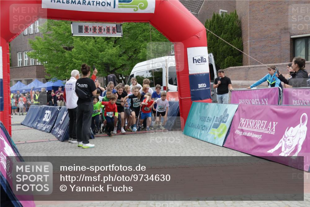 10.05.2026 - 8. Wedeler Halbmarathon Yannick Fuchs http://msf.ph/oto/9734630 10.05.2026 12:44:57 Ziel  meine-sportfotos.de