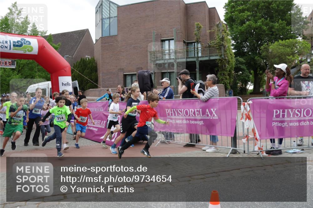 10.05.2026 - 8. Wedeler Halbmarathon Yannick Fuchs http://msf.ph/oto/9734654 10.05.2026 12:44:59 Ziel  meine-sportfotos.de