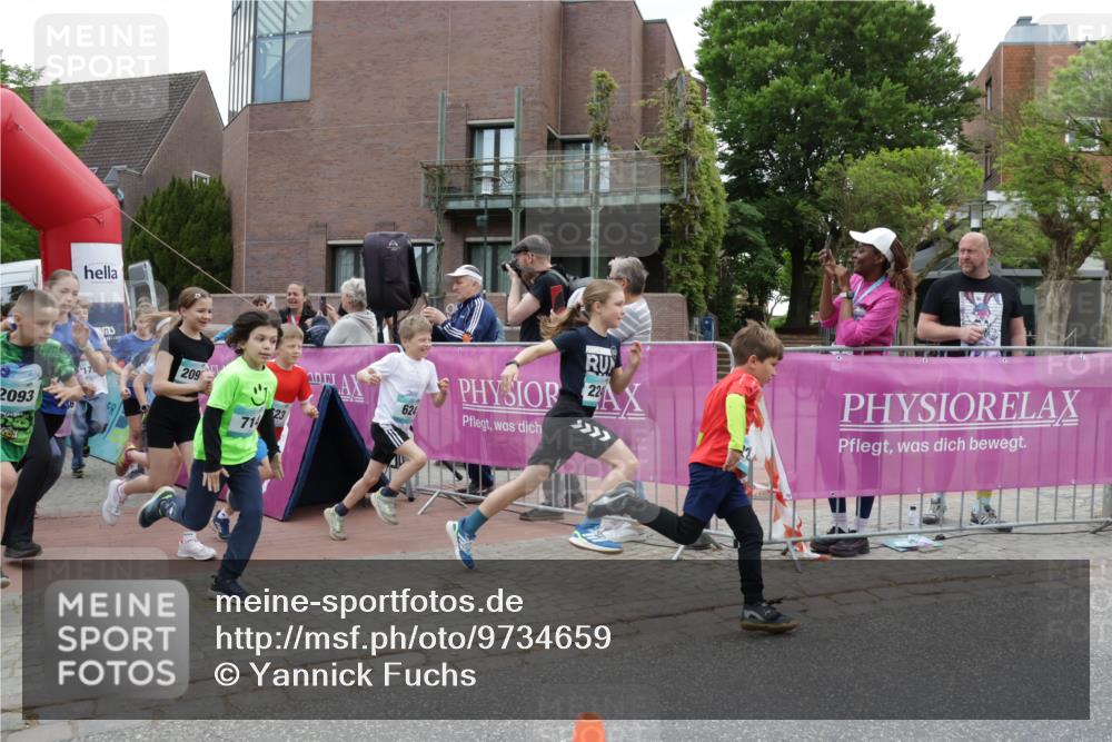 10.05.2026 - 8. Wedeler Halbmarathon Yannick Fuchs http://msf.ph/oto/9734659 10.05.2026 12:44:59 Ziel  meine-sportfotos.de