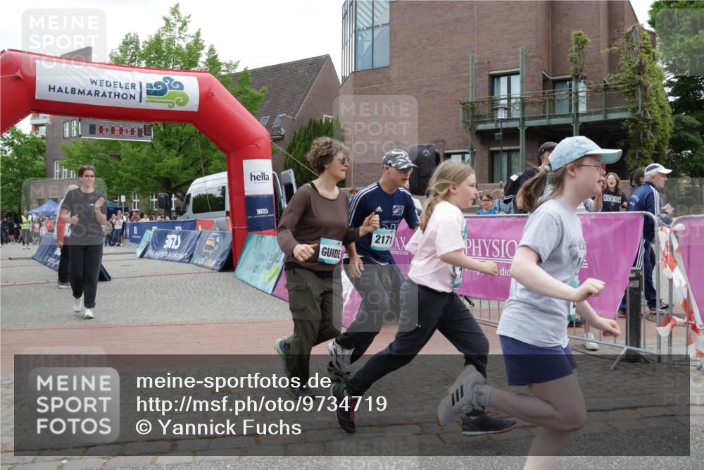 10.05.2026 - 8. Wedeler Halbmarathon Yannick Fuchs http://msf.ph/oto/9734719 10.05.2026 12:45:04 Ziel  meine-sportfotos.de