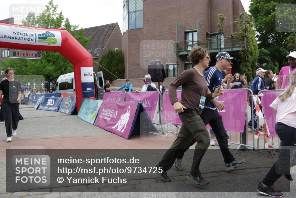 10.05.2026 - 8. Wedeler Halbmarathon Yannick Fuchs http://msf.ph/oto/9734725 10.05.2026 12:45:04 Ziel  meine-sportfotos.de