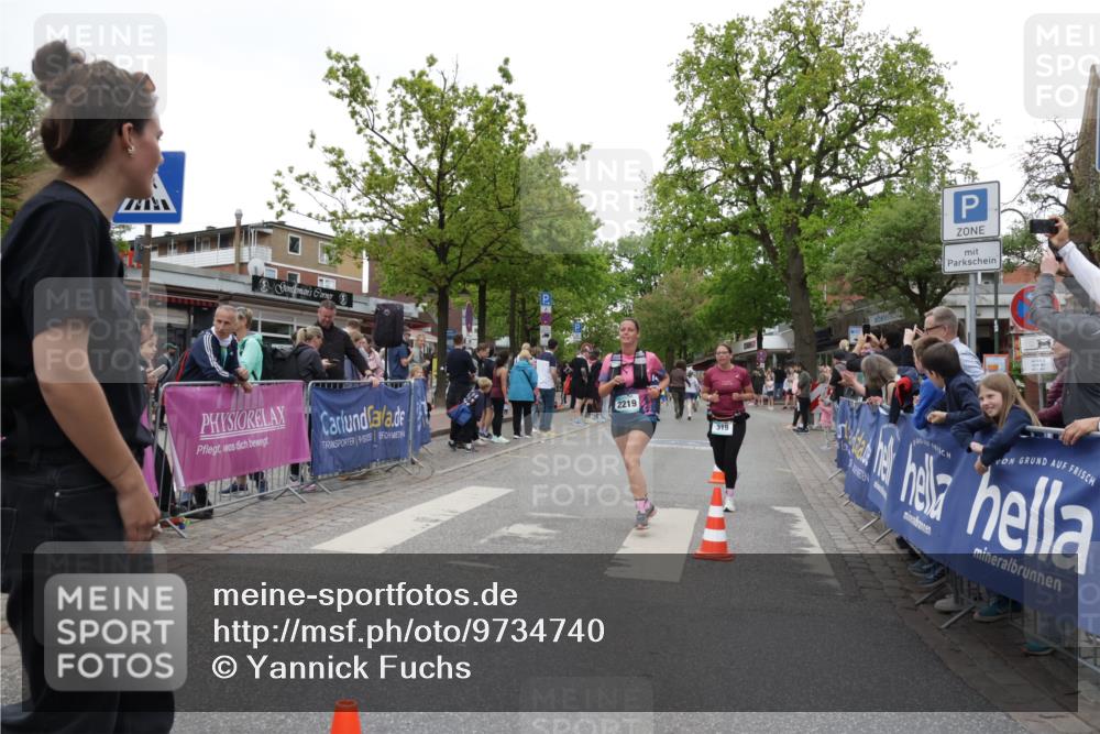 10.05.2026 - 8. Wedeler Halbmarathon Yannick Fuchs http://msf.ph/oto/9734740 10.05.2026 12:45:11 Ziel  meine-sportfotos.de