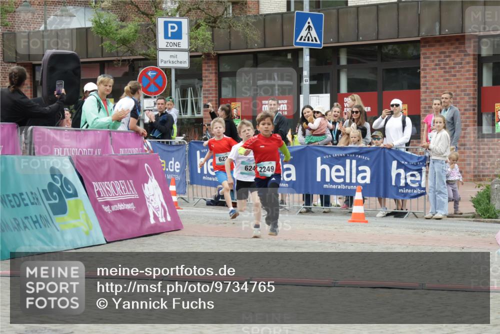 10.05.2026 - 8. Wedeler Halbmarathon Yannick Fuchs http://msf.ph/oto/9734765 10.05.2026 12:47:36 Ziel 623, 624, 2249 meine-sportfotos.de