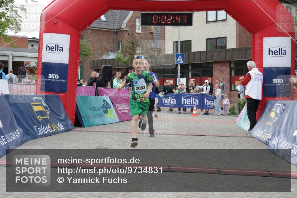 10.05.2026 - 8. Wedeler Halbmarathon Yannick Fuchs http://msf.ph/oto/9734831 10.05.2026 12:47:43 Ziel 623, 624, 997, 2093, 2152, 2249 meine-sportfotos.de