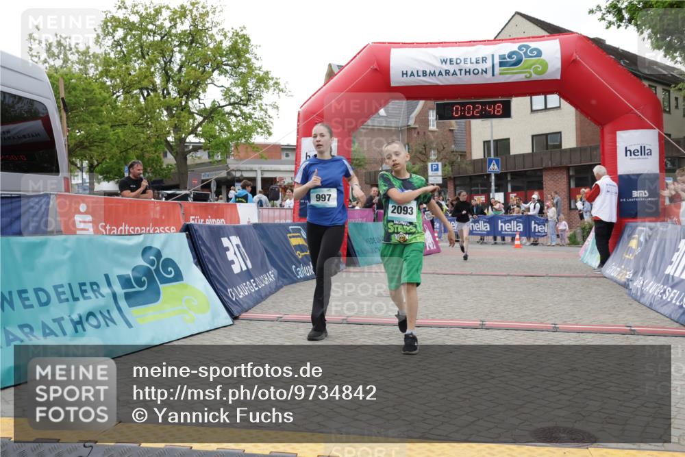 10.05.2026 - 8. Wedeler Halbmarathon Yannick Fuchs http://msf.ph/oto/9734842 10.05.2026 12:47:44 Ziel 623, 624, 997, 2093, 2152, 2248, 2249 meine-sportfotos.de