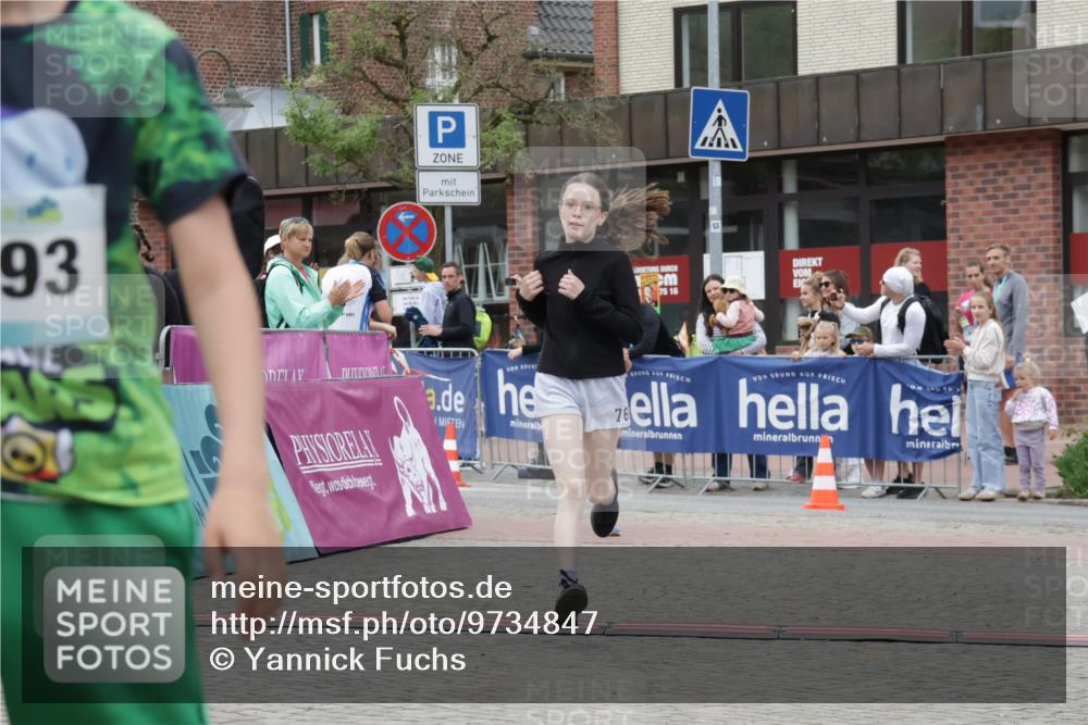 10.05.2026 - 8. Wedeler Halbmarathon Yannick Fuchs http://msf.ph/oto/9734847 10.05.2026 12:47:45 Ziel 623, 997, 2093, 2152, 2248 meine-sportfotos.de