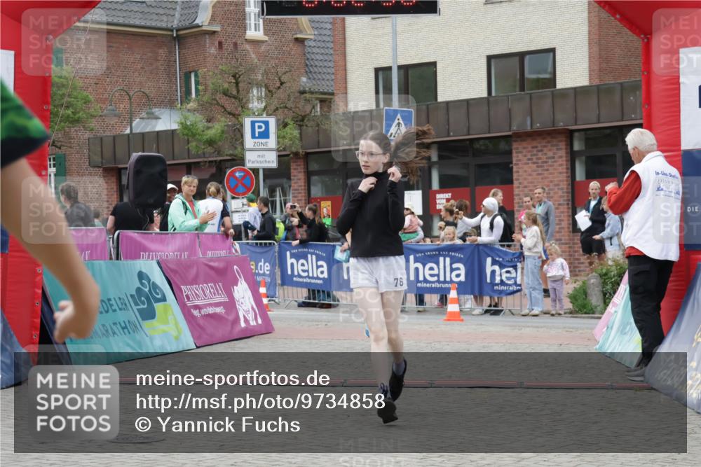 10.05.2026 - 8. Wedeler Halbmarathon Yannick Fuchs http://msf.ph/oto/9734858 10.05.2026 12:47:46 Ziel 997, 2093, 2152, 2248 meine-sportfotos.de
