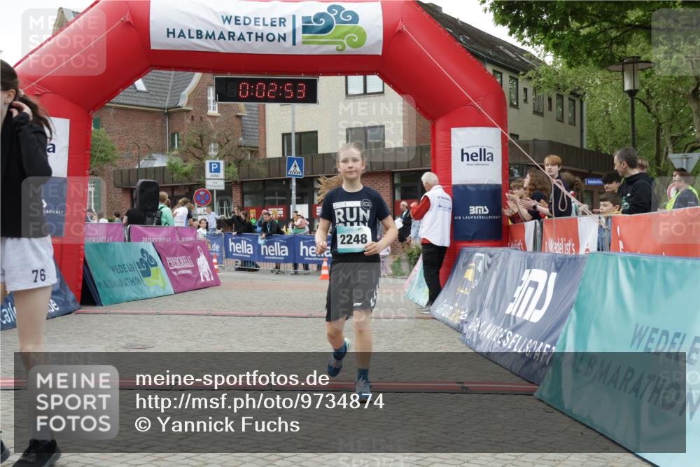 10.05.2026 - 8. Wedeler Halbmarathon Yannick Fuchs http://msf.ph/oto/9734874 10.05.2026 12:47:50 Ziel 796, 997, 2152, 2248 meine-sportfotos.de