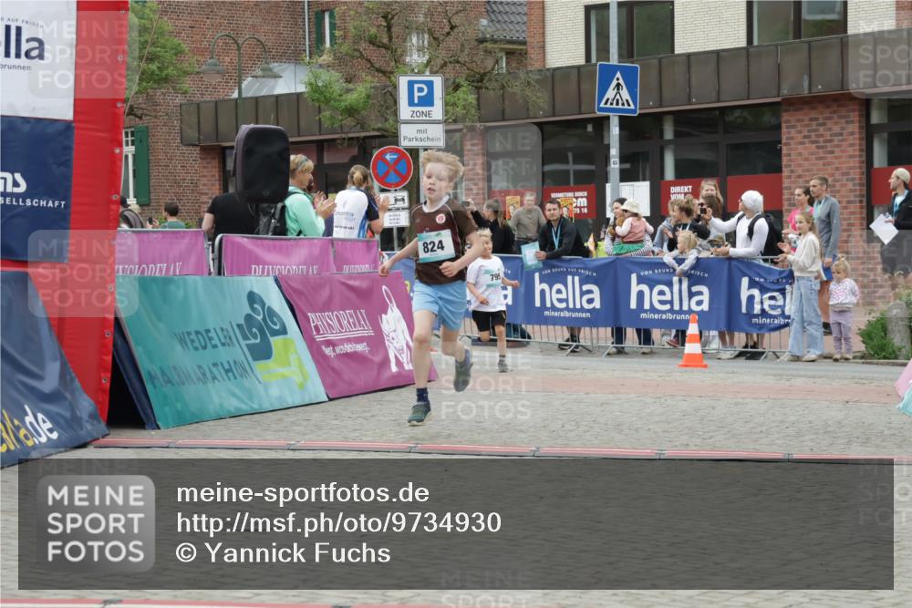 10.05.2026 - 8. Wedeler Halbmarathon Yannick Fuchs http://msf.ph/oto/9734930 10.05.2026 12:48:03 Ziel 795, 797, 824, 2116 meine-sportfotos.de