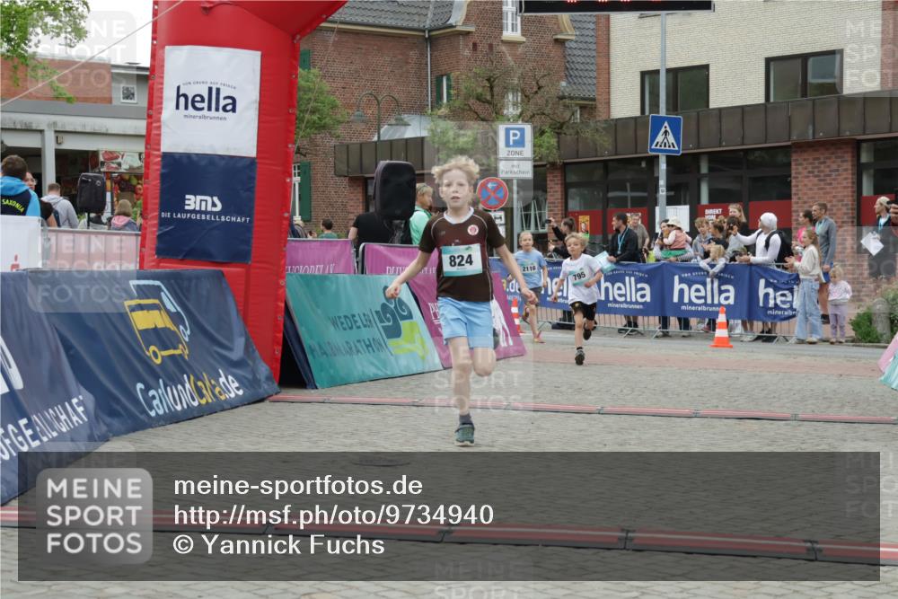10.05.2026 - 8. Wedeler Halbmarathon Yannick Fuchs http://msf.ph/oto/9734940 10.05.2026 12:48:04 Ziel 795, 824, 2116 meine-sportfotos.de