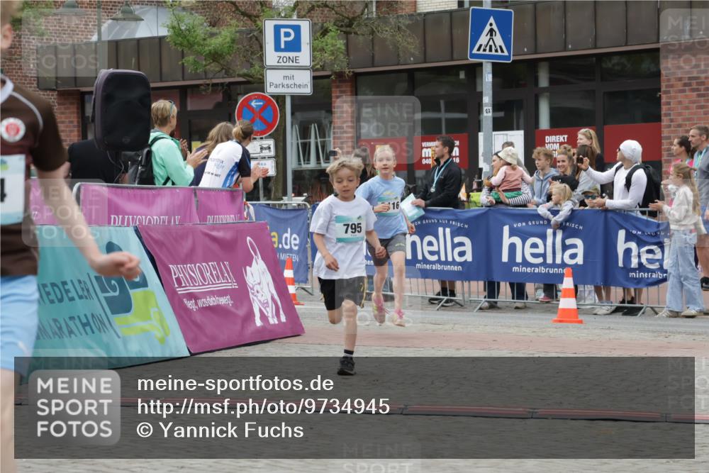 10.05.2026 - 8. Wedeler Halbmarathon Yannick Fuchs http://msf.ph/oto/9734945 10.05.2026 12:48:05 Ziel 408, 795, 824, 2116 meine-sportfotos.de