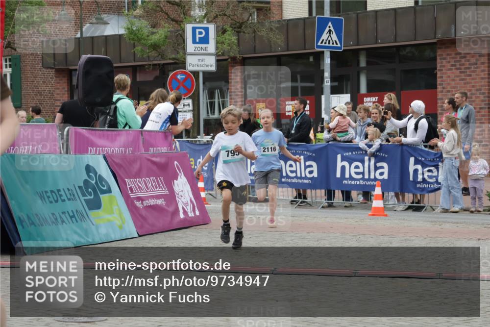 10.05.2026 - 8. Wedeler Halbmarathon Yannick Fuchs http://msf.ph/oto/9734947 10.05.2026 12:48:05 Ziel 408, 795, 824, 2116 meine-sportfotos.de