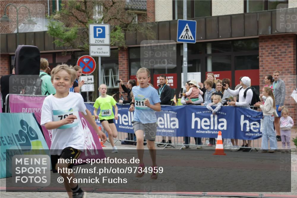 10.05.2026 - 8. Wedeler Halbmarathon Yannick Fuchs http://msf.ph/oto/9734959 10.05.2026 12:48:06 Ziel 408, 795, 824, 2116 meine-sportfotos.de