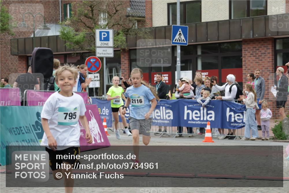 10.05.2026 - 8. Wedeler Halbmarathon Yannick Fuchs http://msf.ph/oto/9734961 10.05.2026 12:48:06 Ziel 408, 795, 824, 2116 meine-sportfotos.de