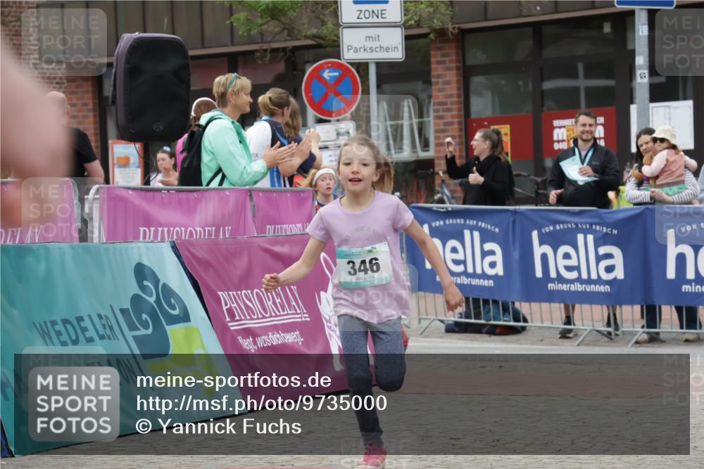 10.05.2026 - 8. Wedeler Halbmarathon Yannick Fuchs http://msf.ph/oto/9735000 10.05.2026 12:48:12 Ziel 346, 408, 795, 2013, 2116 meine-sportfotos.de