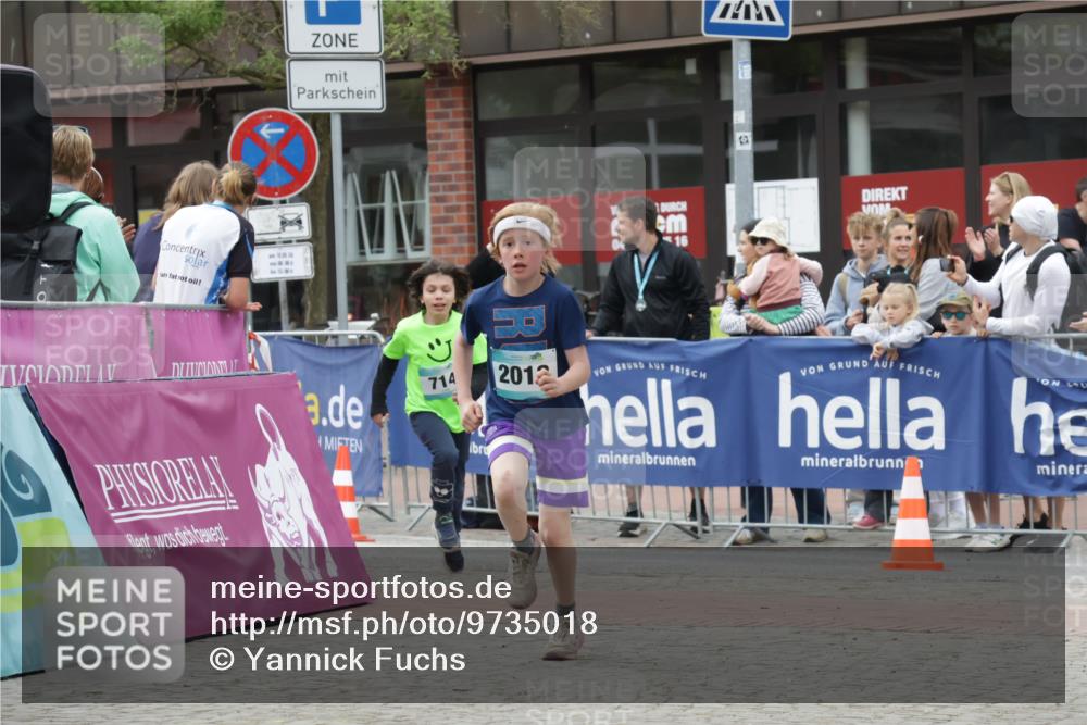 10.05.2026 - 8. Wedeler Halbmarathon Yannick Fuchs http://msf.ph/oto/9735018 10.05.2026 12:48:14 Ziel 346, 408, 714, 2013 meine-sportfotos.de