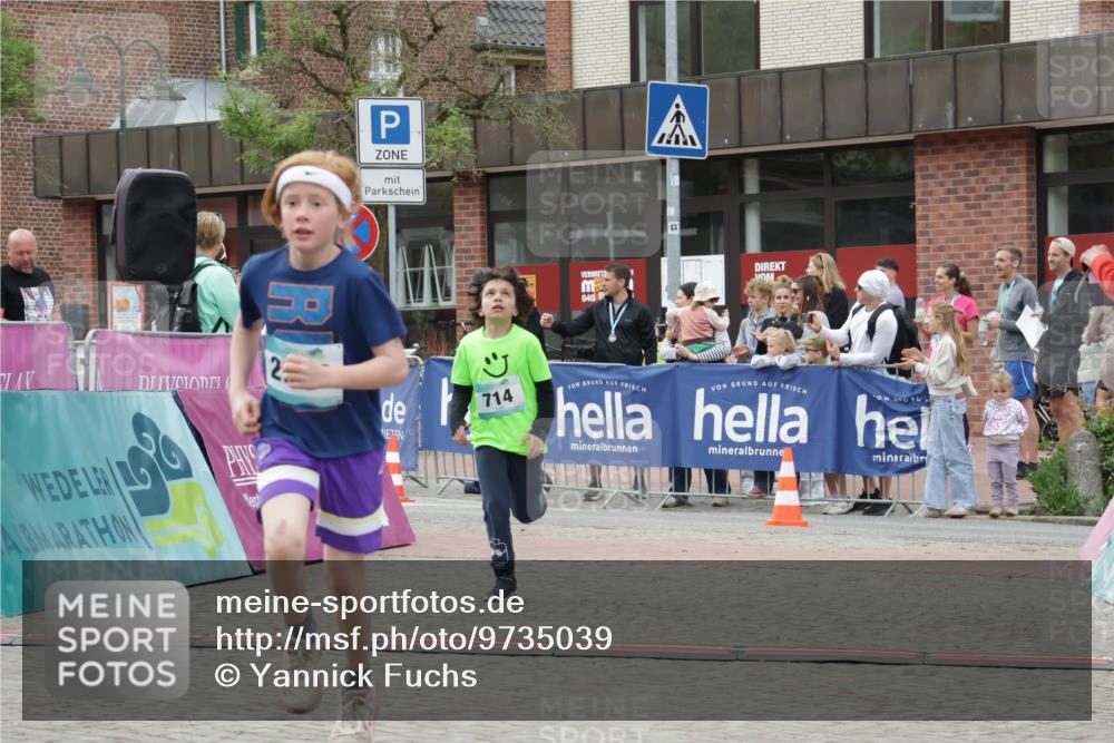 10.05.2026 - 8. Wedeler Halbmarathon Yannick Fuchs http://msf.ph/oto/9735039 10.05.2026 12:48:16 Ziel 346, 714, 2013, 2172 meine-sportfotos.de