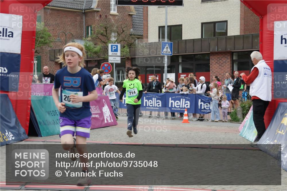 10.05.2026 - 8. Wedeler Halbmarathon Yannick Fuchs http://msf.ph/oto/9735048 10.05.2026 12:48:17 Ziel 346, 714, 2013, 2172 meine-sportfotos.de