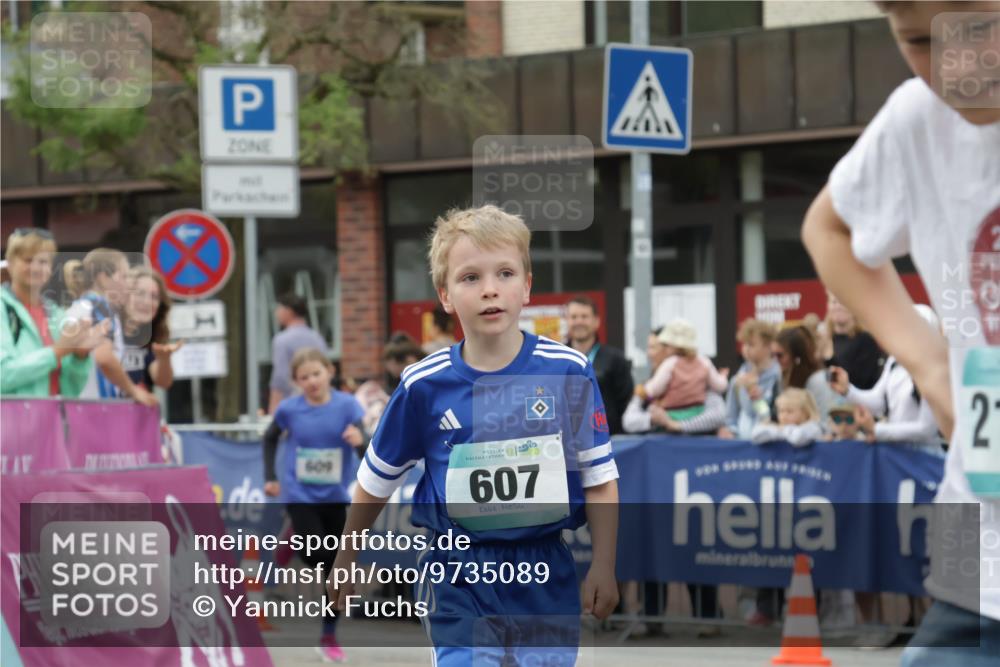 10.05.2026 - 8. Wedeler Halbmarathon Yannick Fuchs http://msf.ph/oto/9735089 10.05.2026 12:48:22 Ziel 147, 607, 609, 714, 2013, 2095, 2172 meine-sportfotos.de