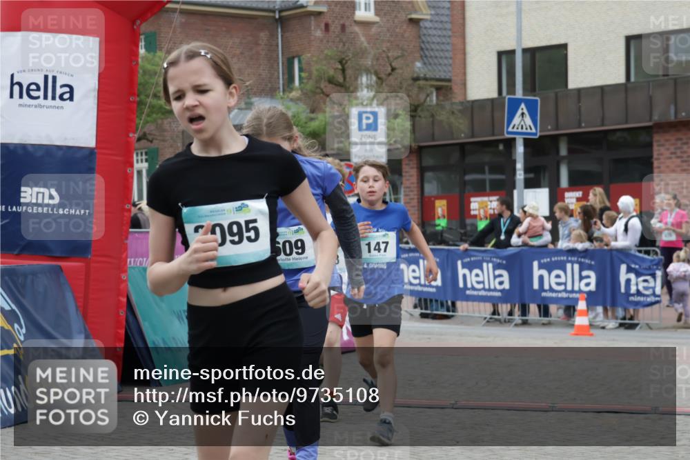 10.05.2026 - 8. Wedeler Halbmarathon Yannick Fuchs http://msf.ph/oto/9735108 10.05.2026 12:48:27 Ziel 147, 607, 609, 728, 2095 meine-sportfotos.de