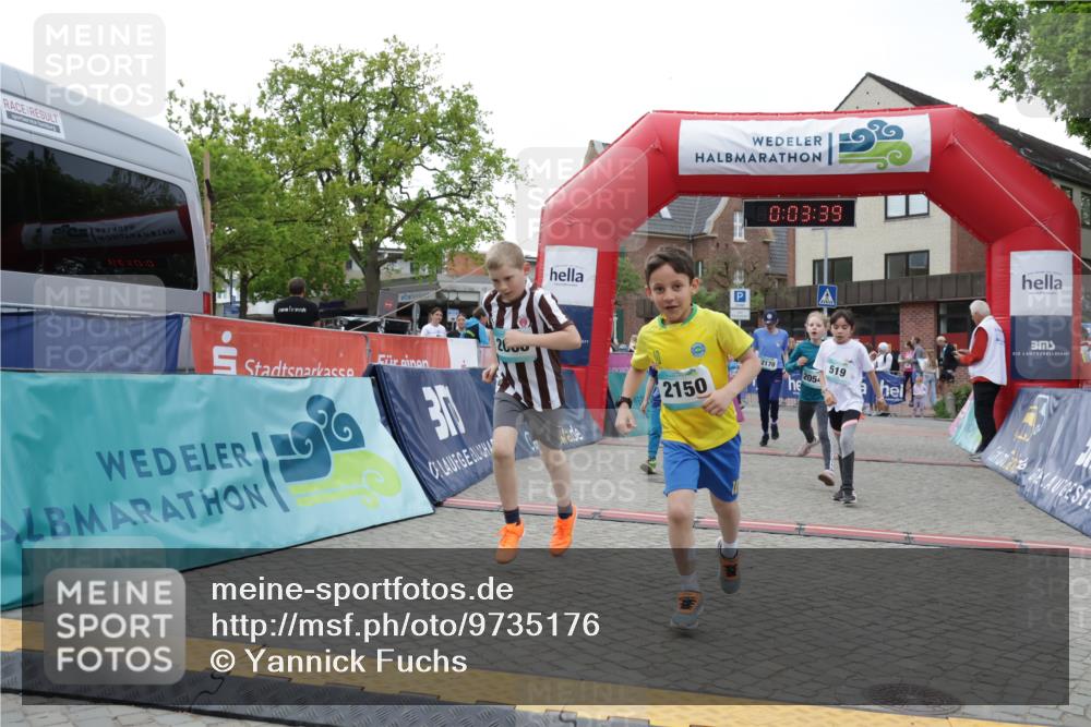 10.05.2026 - 8. Wedeler Halbmarathon Yannick Fuchs http://msf.ph/oto/9735176 10.05.2026 12:48:36 Ziel 197, 519, 2054, 2063, 2066, 2110, 2150, 2170 meine-sportfotos.de