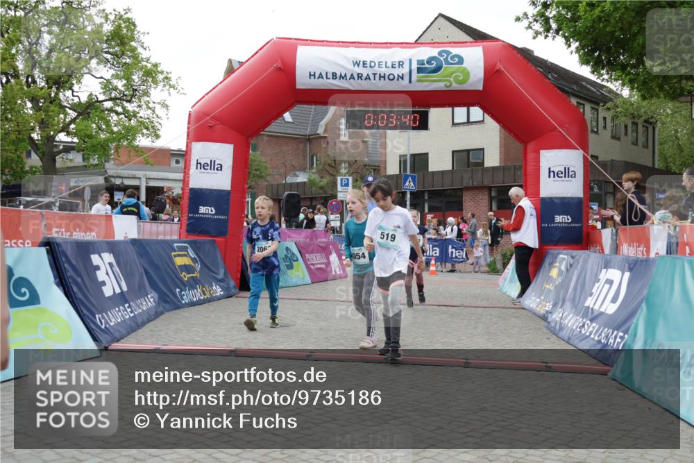 10.05.2026 - 8. Wedeler Halbmarathon Yannick Fuchs http://msf.ph/oto/9735186 10.05.2026 12:48:37 Ziel 197, 519, 2054, 2063, 2066, 2110, 2150, 2170 meine-sportfotos.de