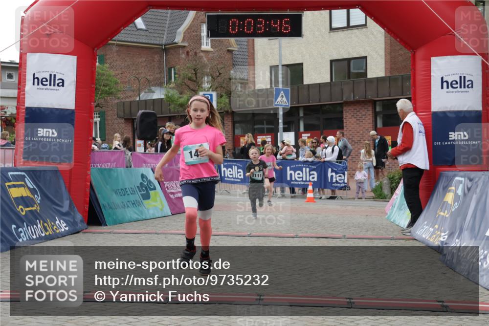 10.05.2026 - 8. Wedeler Halbmarathon Yannick Fuchs http://msf.ph/oto/9735232 10.05.2026 12:48:43 Ziel 148, 197, 825, 2110, 2111 meine-sportfotos.de