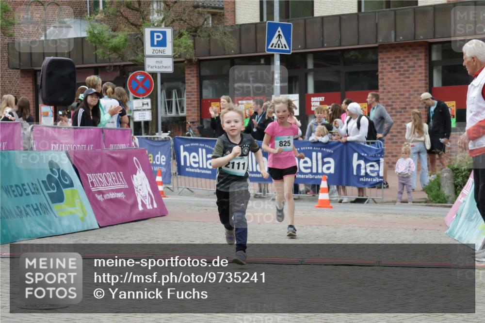 10.05.2026 - 8. Wedeler Halbmarathon Yannick Fuchs http://msf.ph/oto/9735241 10.05.2026 12:48:44 Ziel 148, 825, 2110, 2111 meine-sportfotos.de